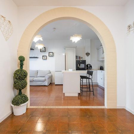 Adelsa'S Home Cagliari Bagian luar foto